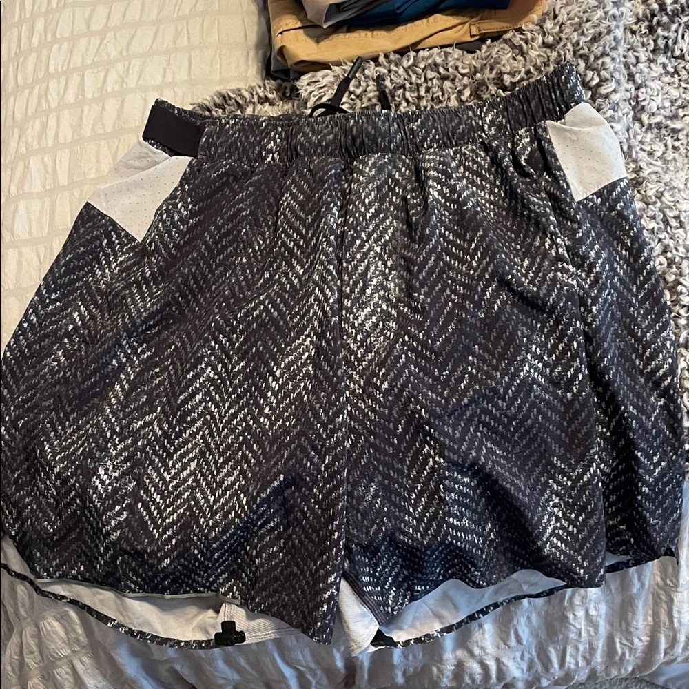 Men Lululemon Black and White Shorts